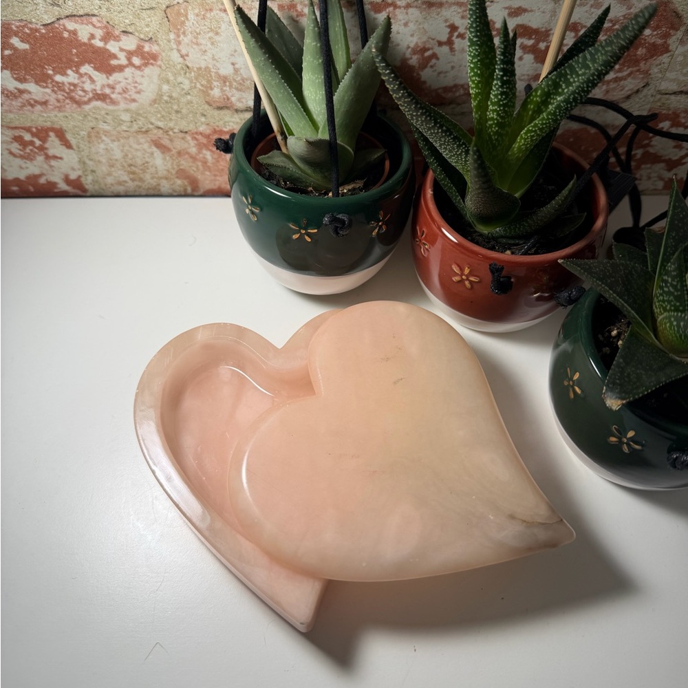 Genuine Volterra Alabaster ~ Swivel Top ~ Heart Catchall